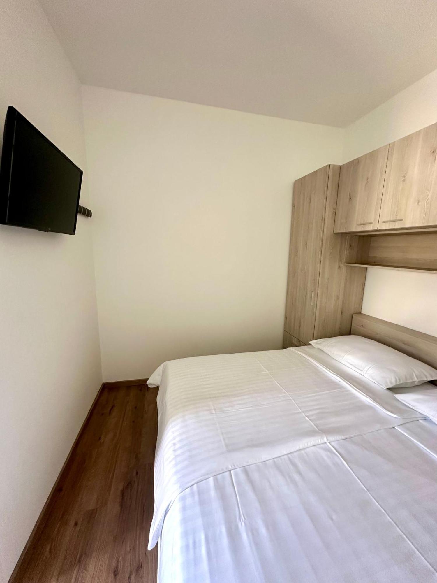 Sea View Room Macolic Palit Exterior photo
